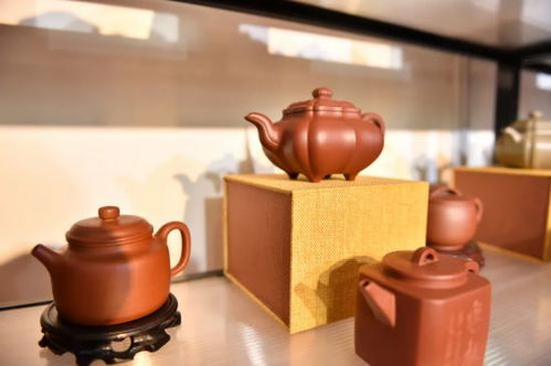 文創(chuàng)精品齊亮相 多彩文化不 打烊